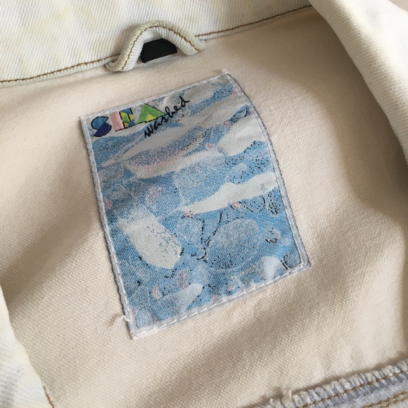 ♻️Vintage Two-Toned Jean Jacket♻️ - Picture 3 of 8